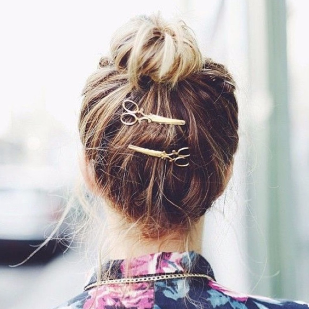 2-Piece Salon Scissors Retro Hair Clip Pin Set